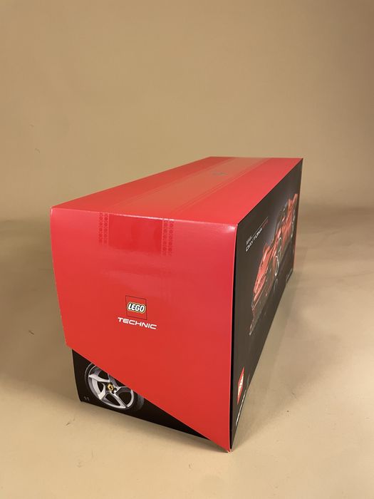 Zestaw Lego Ferrari Daytona SP3 42143 nowy, pudełko w idealnym stanie