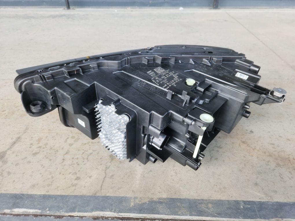 Оригінальні фари Audi Q4 e-tron Matrix LED 

Matrix LED