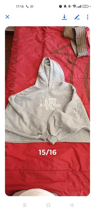 Várias peças de roupa menina