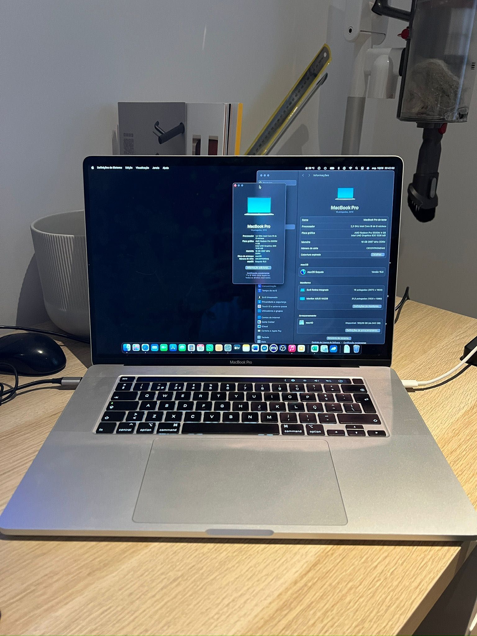 MacBook Pro 2019 16" i9 16gb ram 1tb ssd