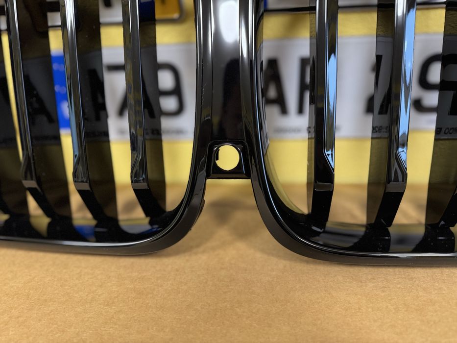 Решітка радіатора  BMW X5 G05 LCI 2023+  Ресталінг ноздрі 51137454887