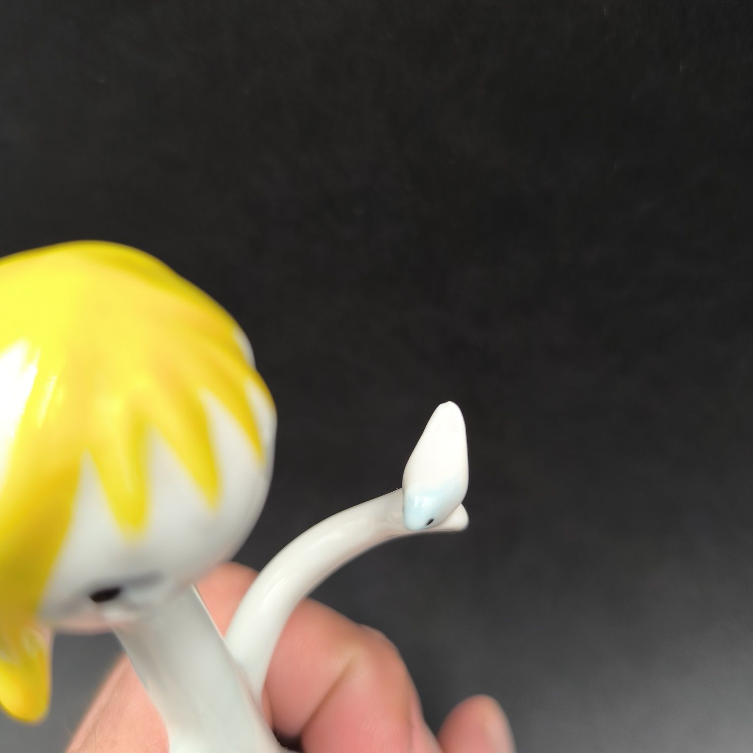 Hollohaza Figurka Dziewczyna Kobieta z Ptaszkiem Porcelana New Look