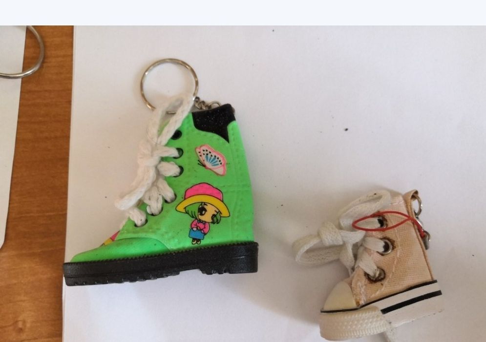 Breloczek but trampek - komplet