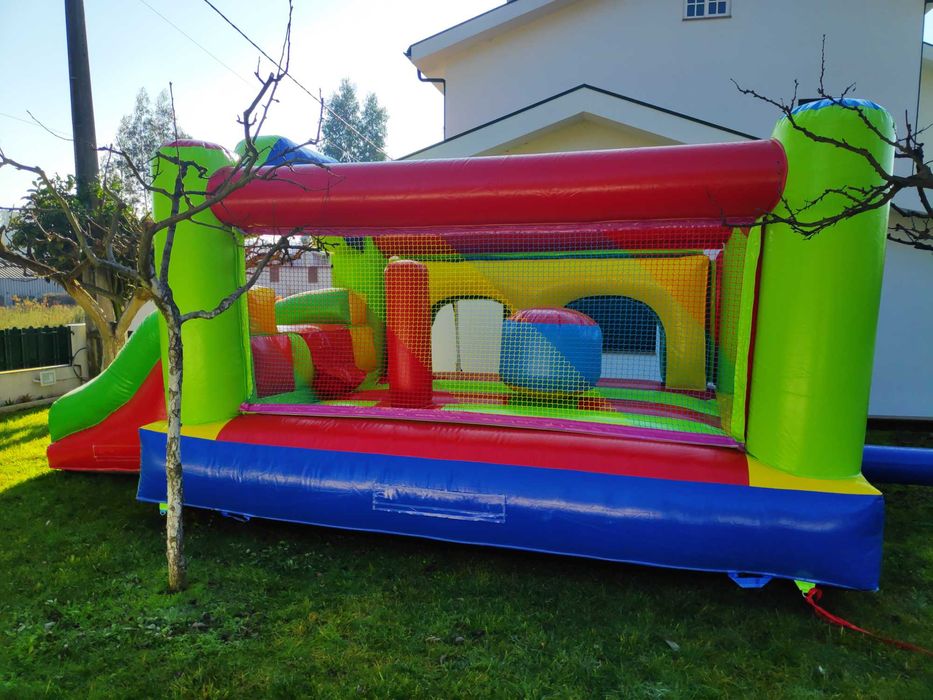 Aluguer de Insufláveis e Trampolim