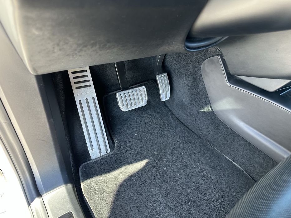 Tesla Model X 90D Європа