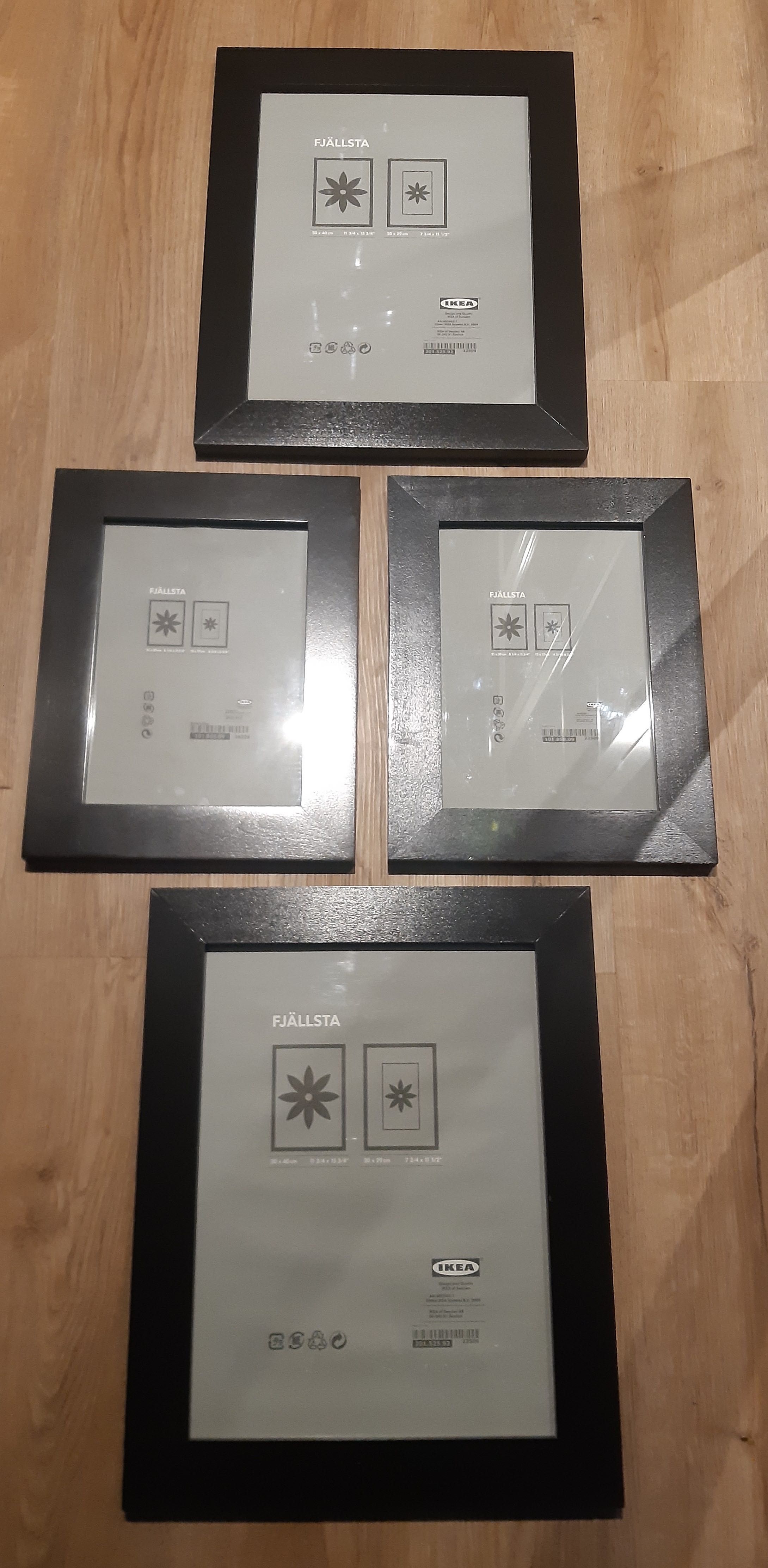 IKEA FJÄLLSTA 4 molduras de madeira com vidro cor preta