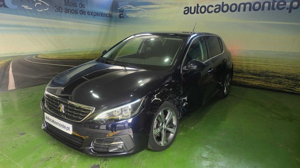 Peugeot 308 1.2 PureTech Allure - Salvado