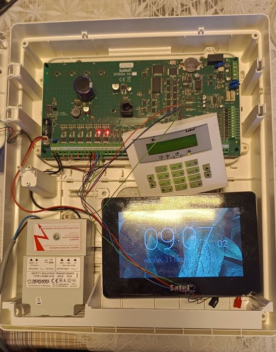 Zestaw Satel Integra 64, ETHM-1 Plus, INT TSH2 Nowy, INT KLCD