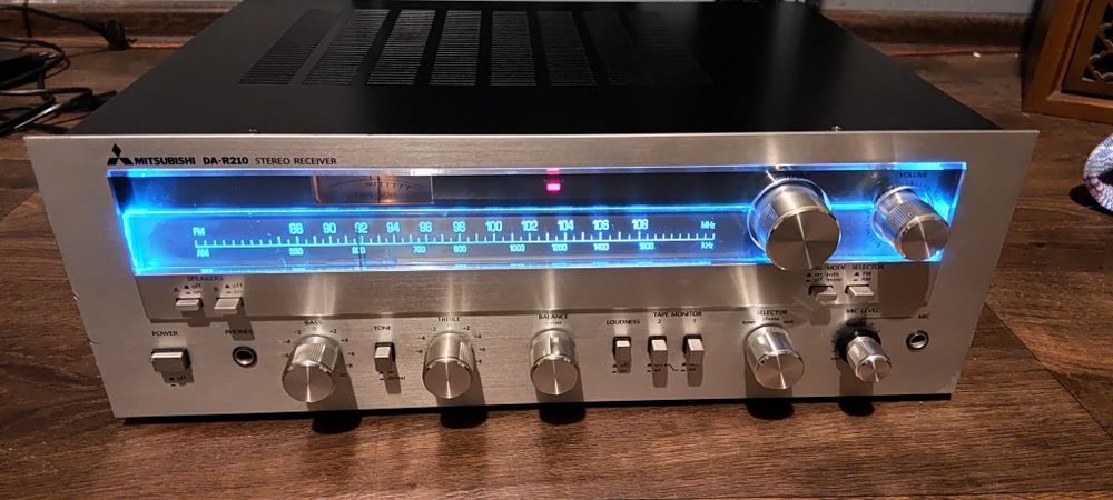 Mitsubishi DA-R210 amplituner vintage Japan