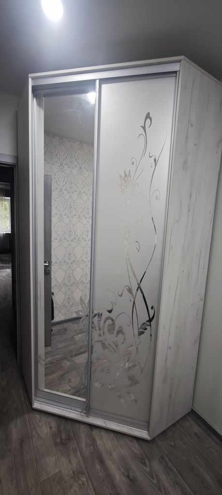 Продам 3х комнатную квартиру , 1/2 микрорайон 1 этаж , 54 м2 капремонт