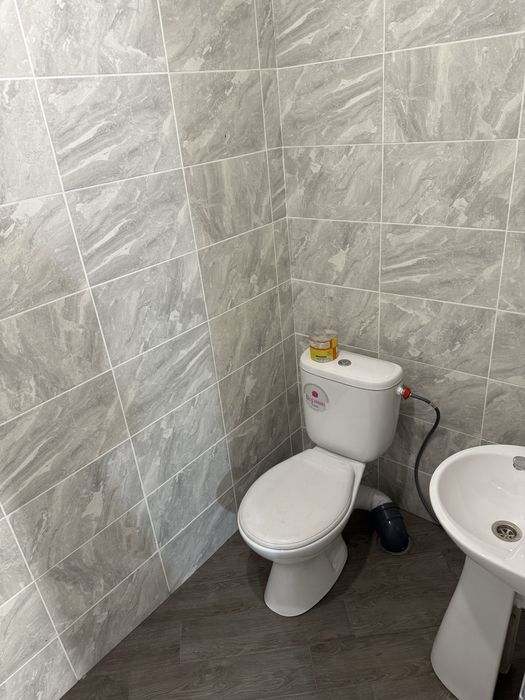 Продається приміщення у центрі Міжгврʼя комерція