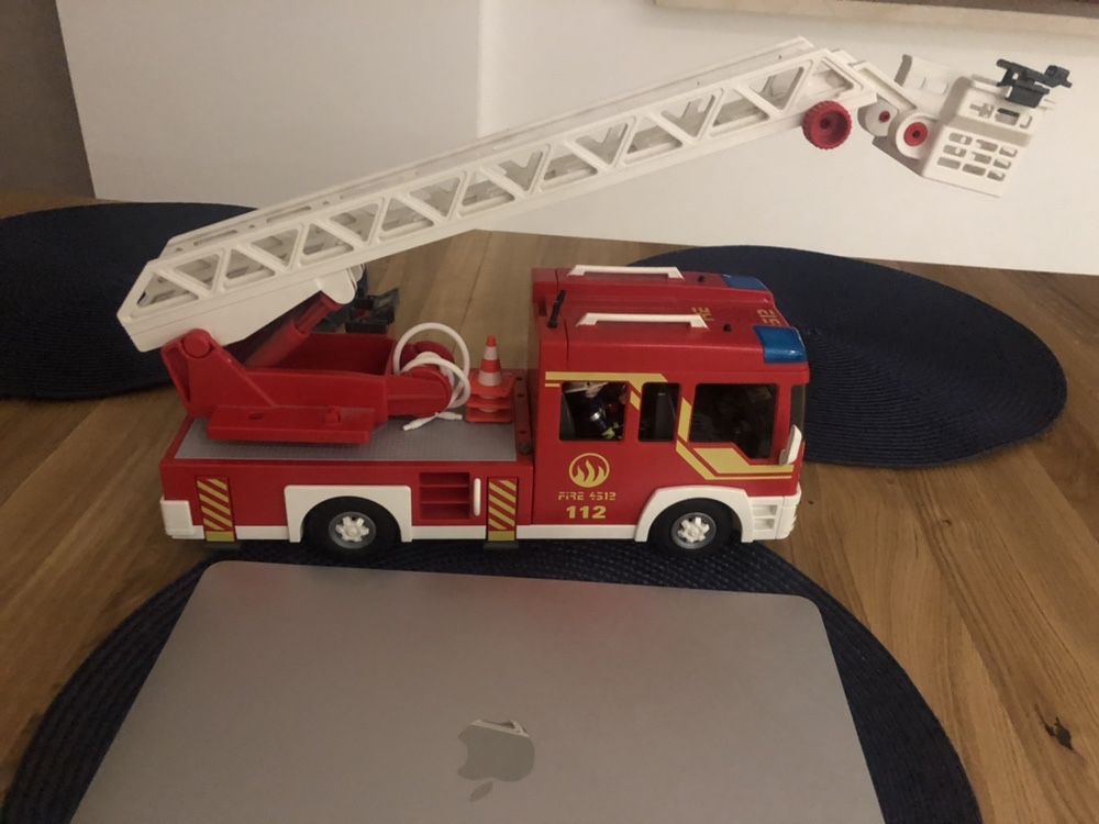 Wóz strażacki play mobile stan idealny