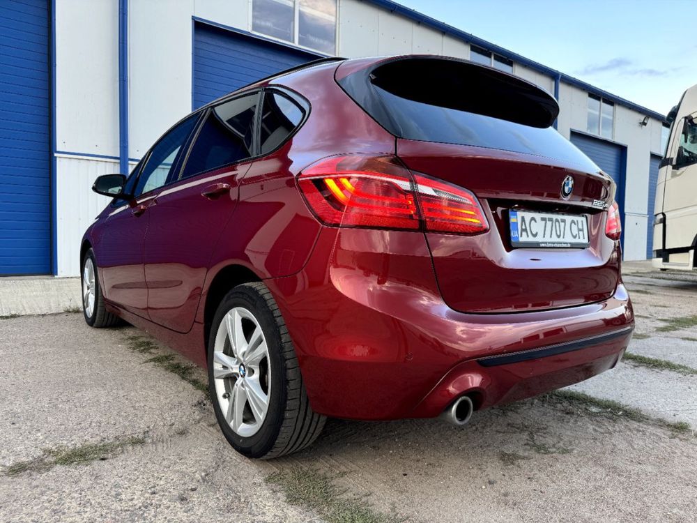 225 xe Active Tourer Гібрид