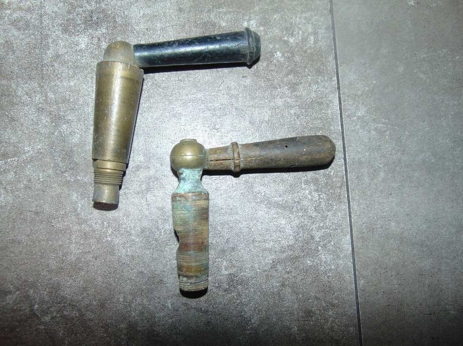 Przedwojenny mosiężny zawór,szpunt do beczka,kega,cena za 1 sztukę