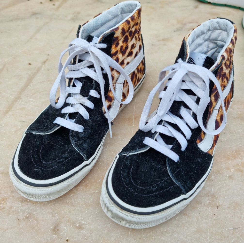 Sapatilhas Vans SK8-HI Leopard

Tamanho 36.5

Em ótimo estado, como no