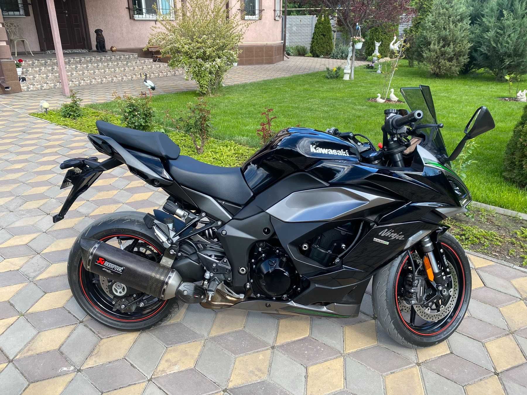 Продаю KAWASAKI Ninja Z1000SX 2023 год