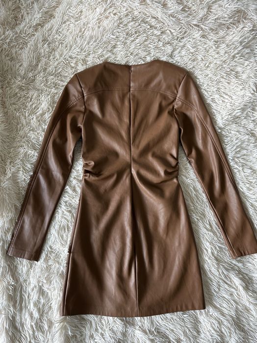 Нова сукня ZARA з еко-шкіри