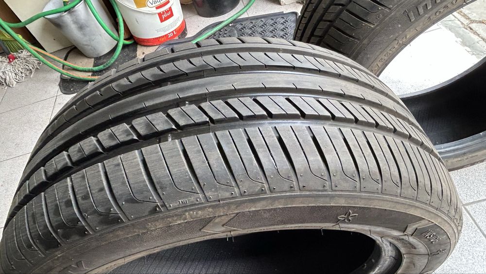 Pneus 235/55/17 103V