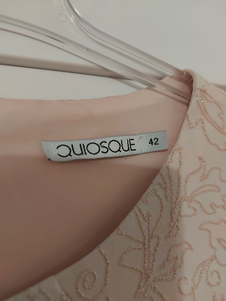 Sukienka pudrowy róż Quiosque 42