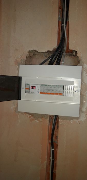 Електрик. Послуги електрика.