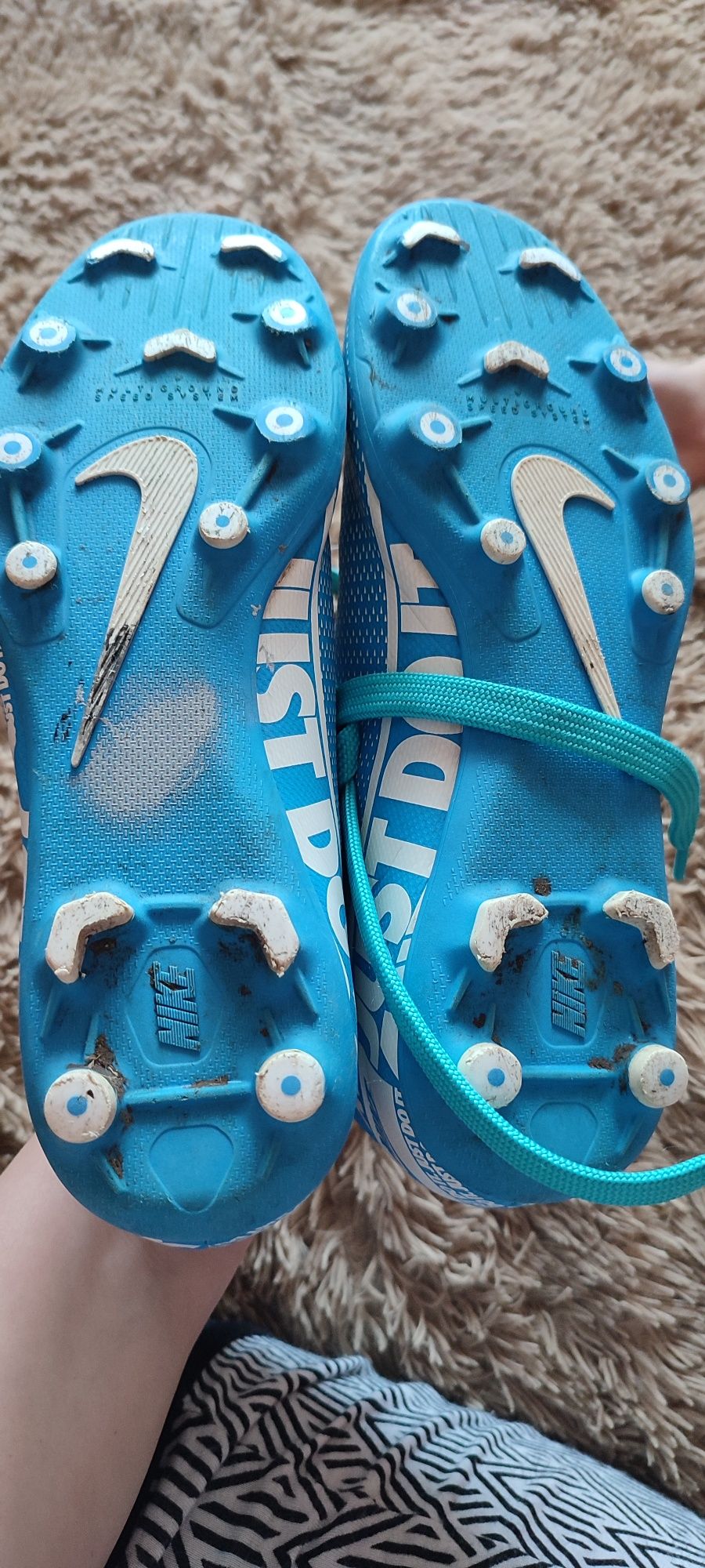 Бутси Nike футбольні кросівки