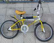 Bicicletas Várias.