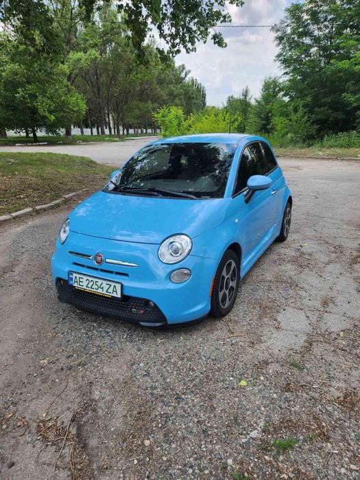 Продам своє авто Fiat 500е електро в гарному стані