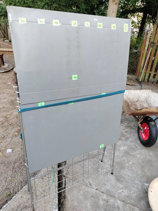 Sprzedam dużą tablicę do prowadzenia punktu sprzedaży magnesów, kart