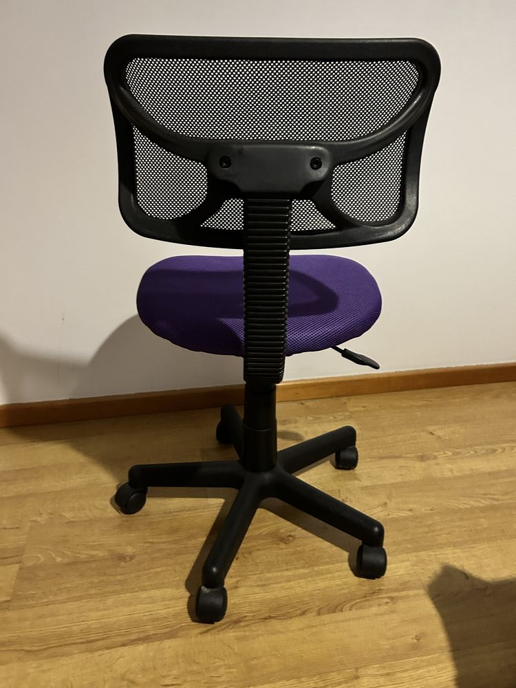 Cadeira de escritorio conforama