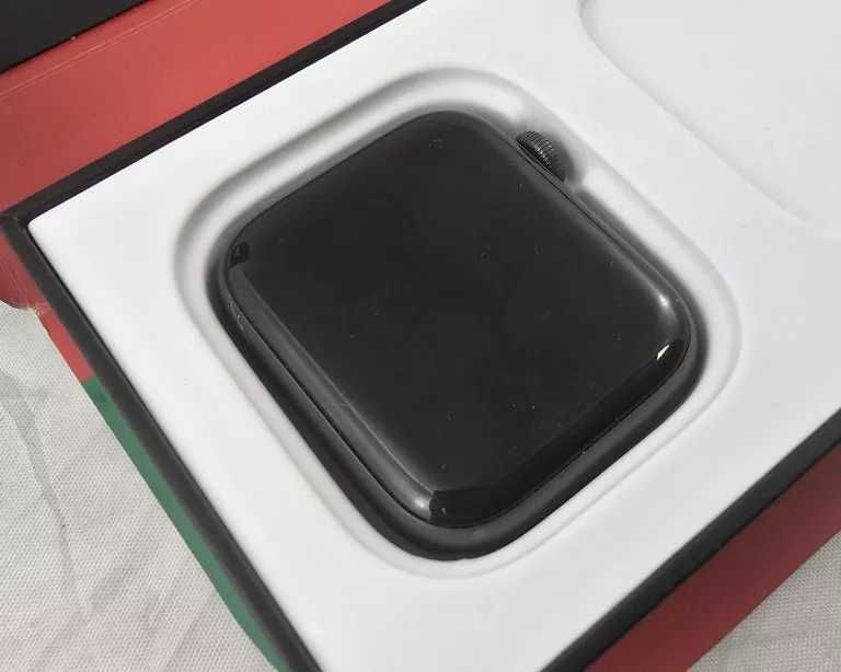 Apple Watch Series 6 44MM A2376 OPIS