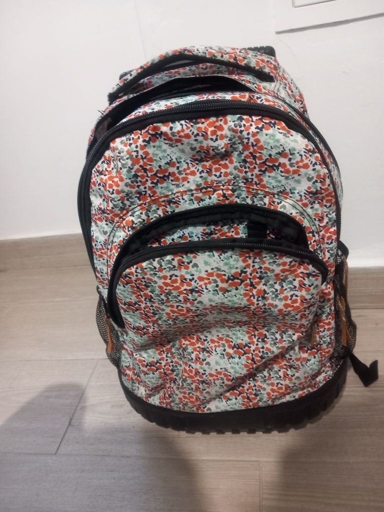 Mala de escola com rodas