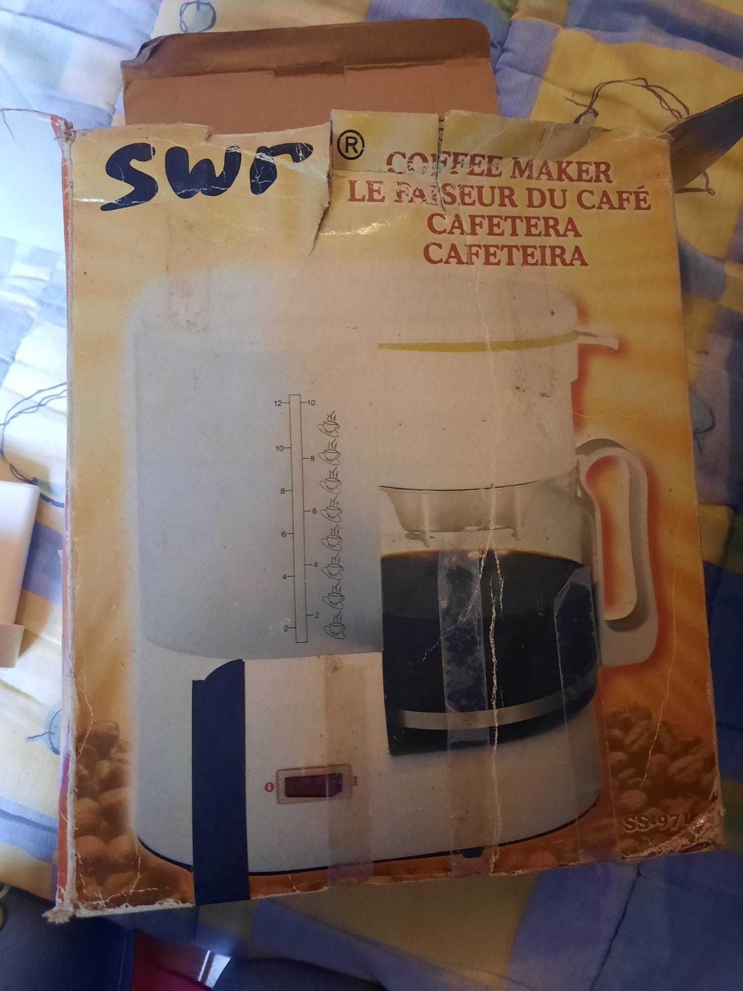 Cafeteira usada a funcionar