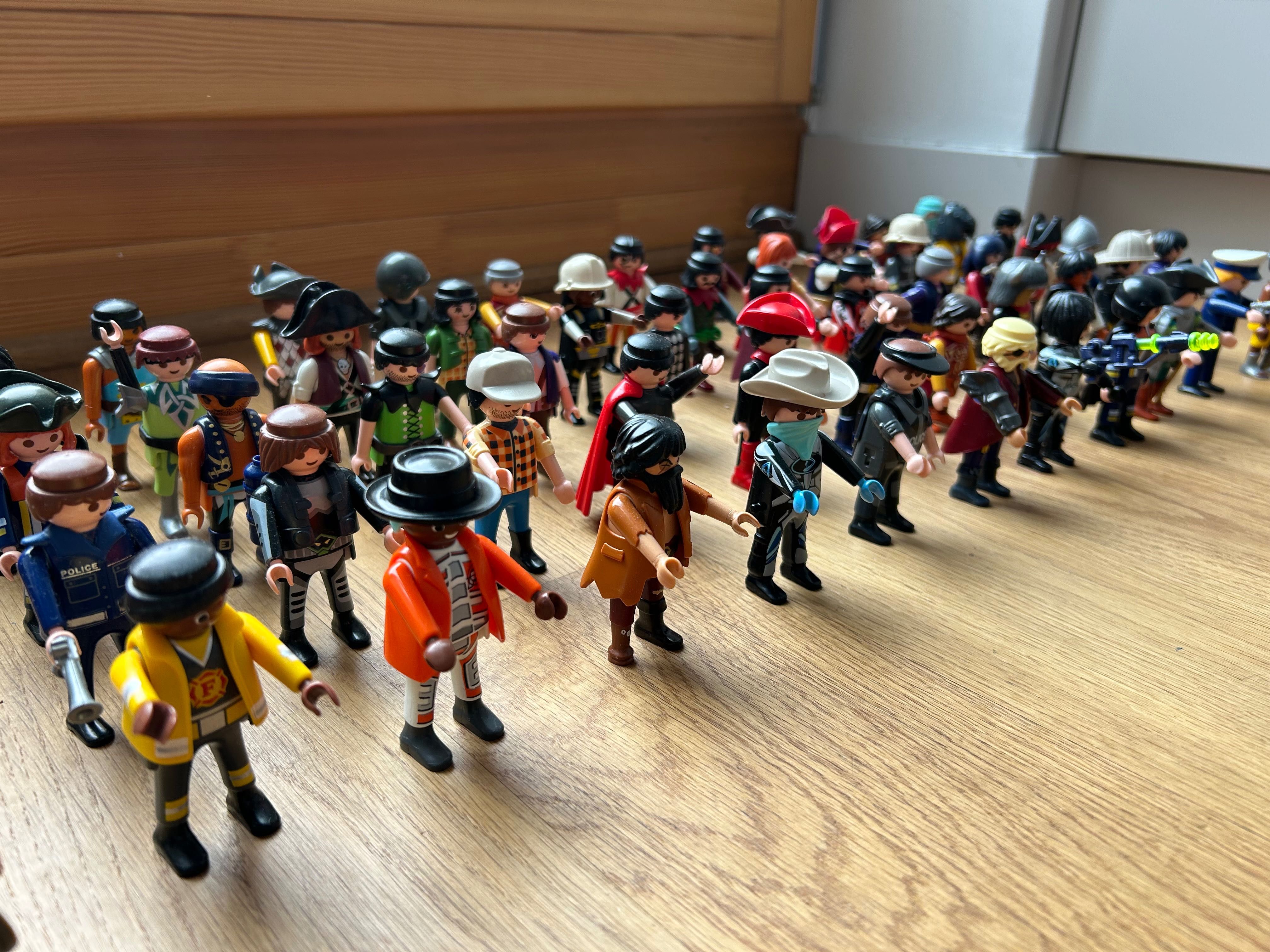 PLAYMOBIL  figurki 60 sztuk