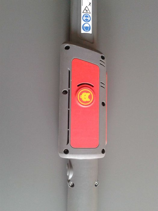 Zestaw sekator elektryczny, nożyce do trawy Wolf-Garten + ładowarka