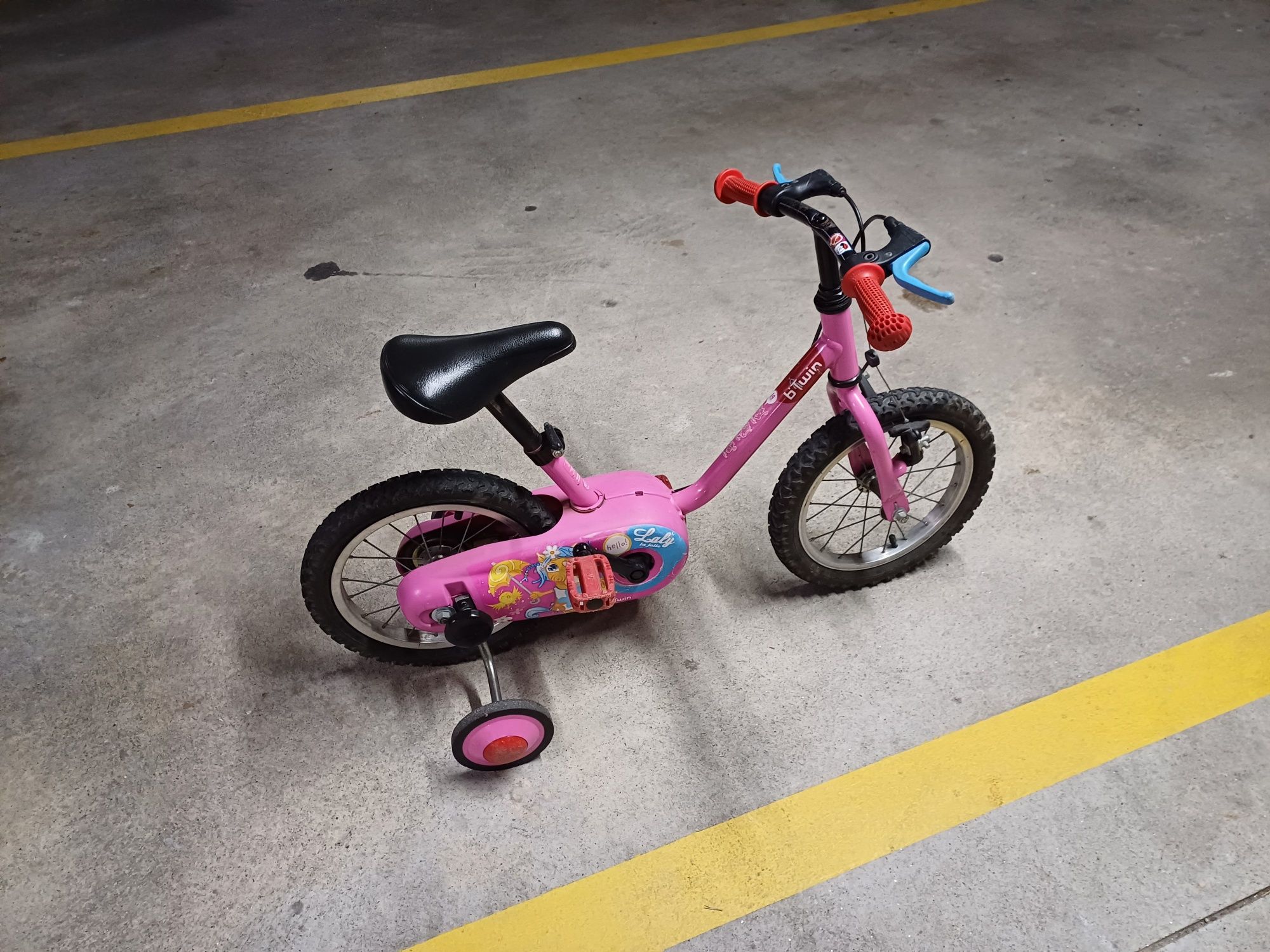 Bicicleta de criança pequena