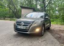 Продам VOLKSWAGEN TIGUAN 2.0 TDI 4×4 автомат