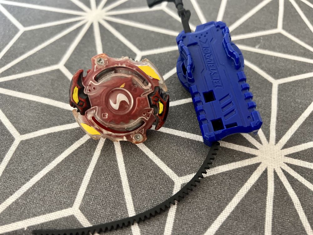 Бейблейд Спрайзен S2 эволюция Beyblade Burst Evolution Spryzen S2 Hasb