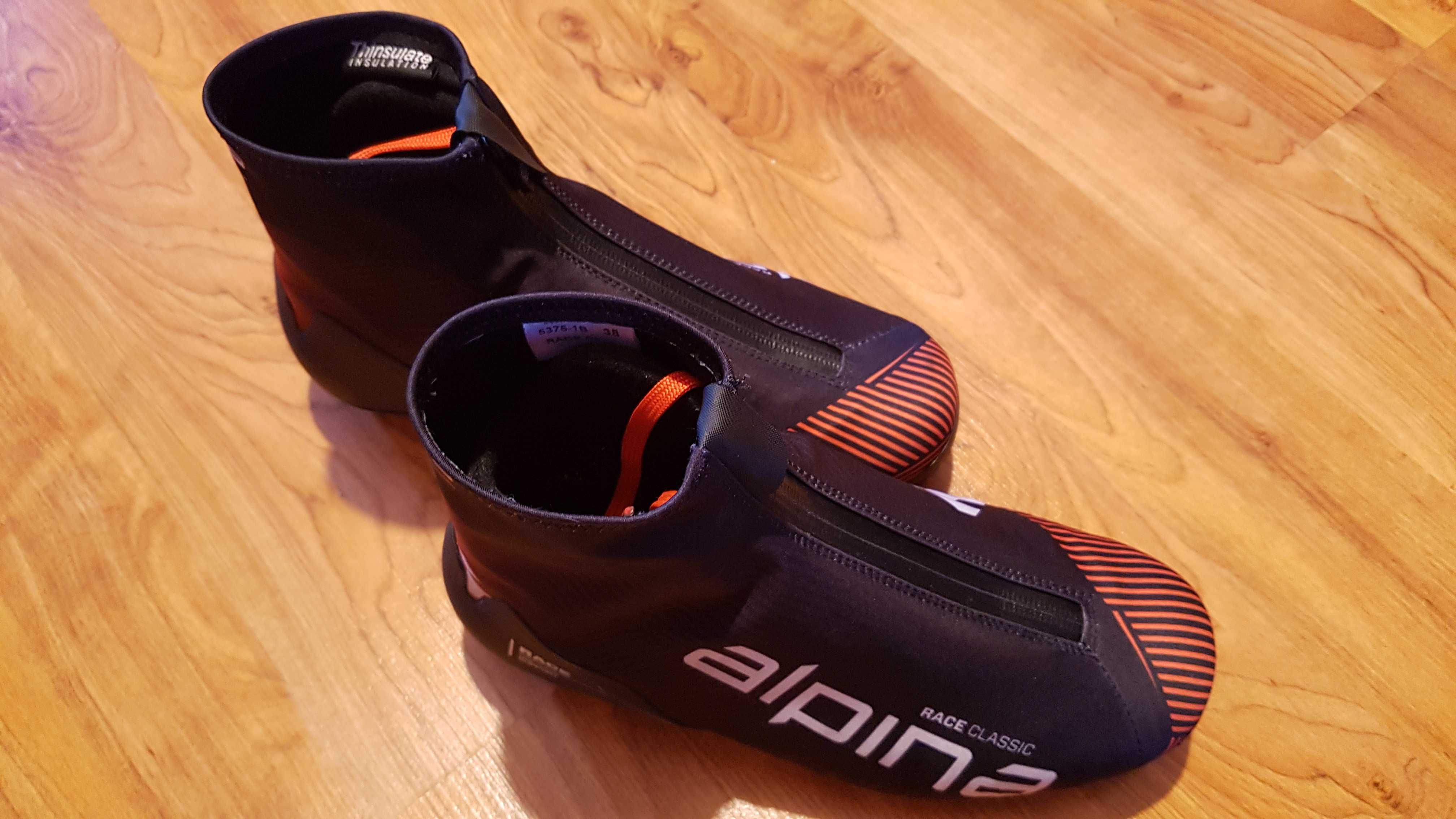 Buty damskie do stylu klasycznego Alpina