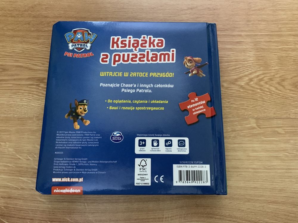 Książka Psi Patrol z puzzlami