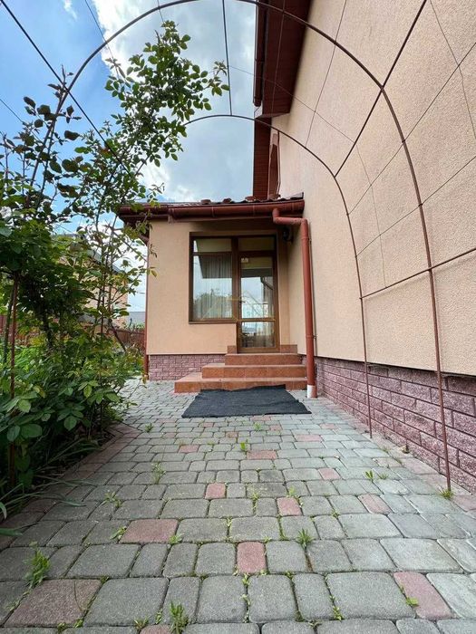 Просторий Будинок з ремонтом, меблями та зручним розташуванням!!!