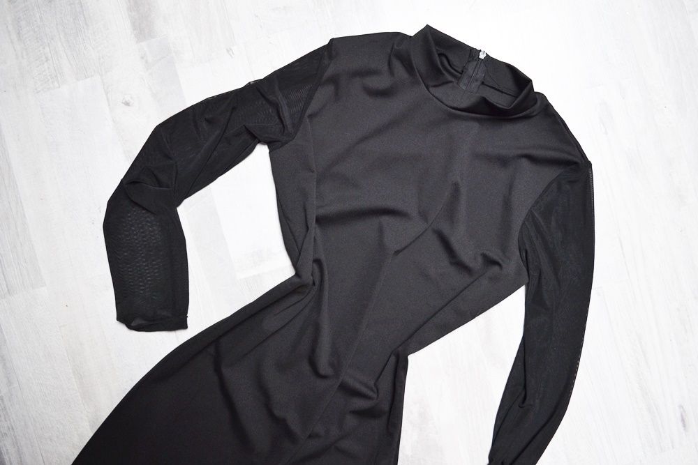 Elegancka sukienka M - XL biurowa prześwitujący rękaw golf mała czarna