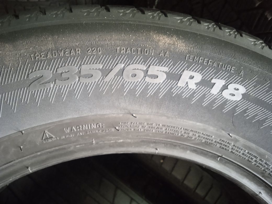 Продам комплект резины Michelin 235/65/18