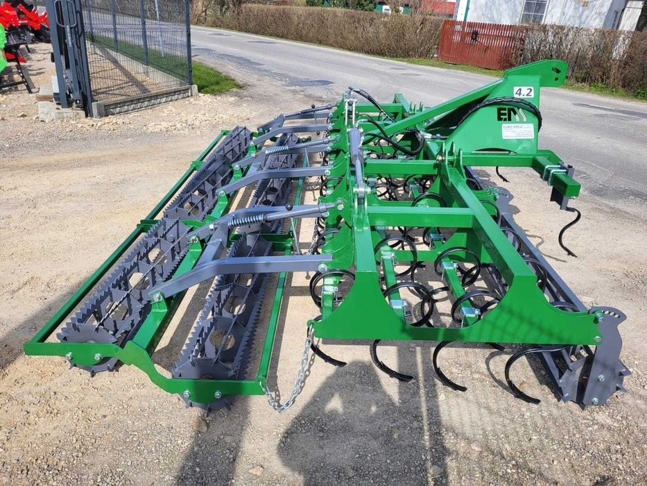 agregat uprawowy/ zęby s/ uprawowo przedsiewny/ składany hydraulicznie