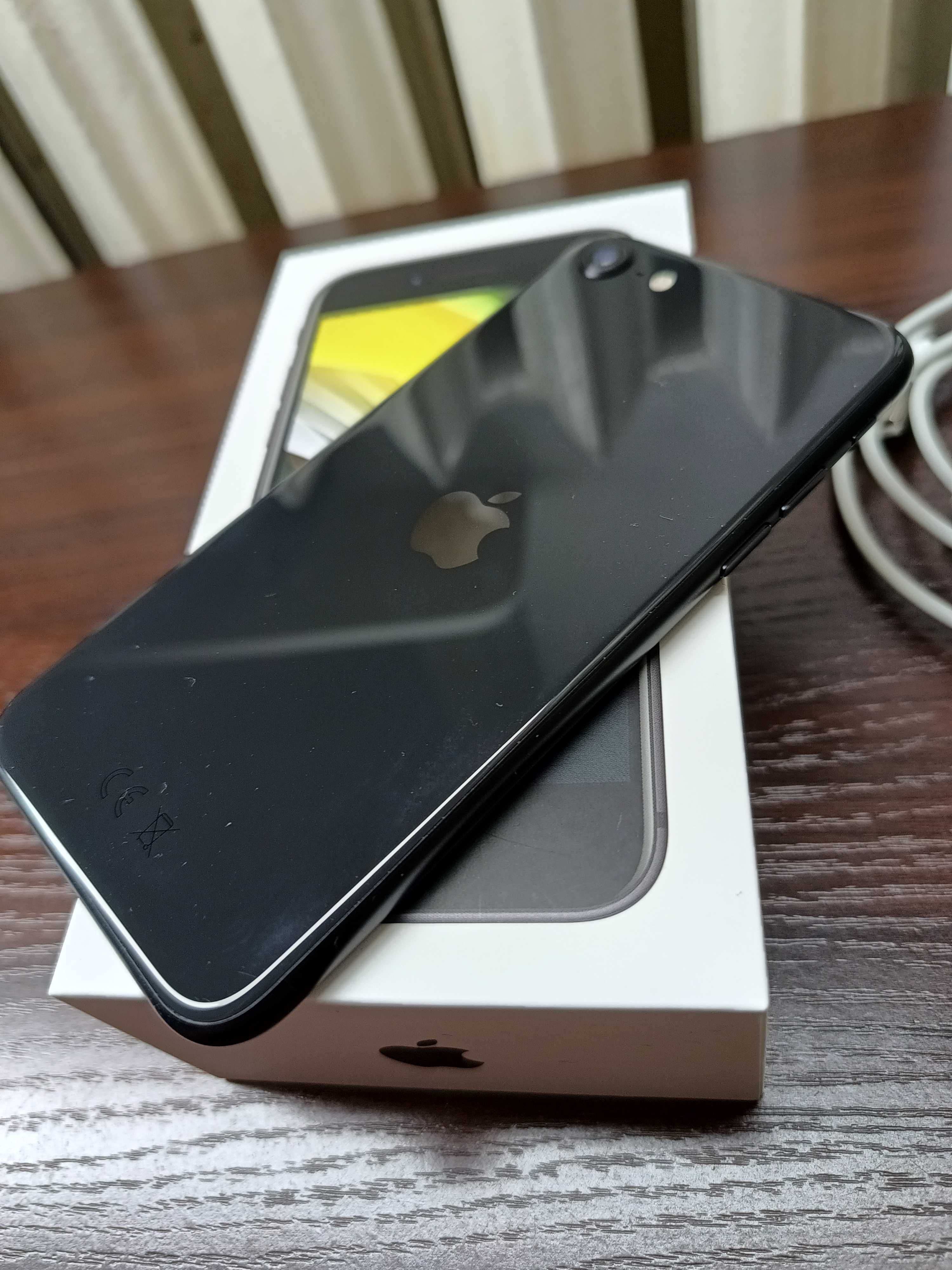 Smartfon APPLE iPhone SE