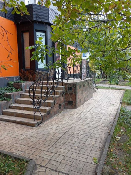 продаж комерційного приміщення на Вечірньому Бульварі