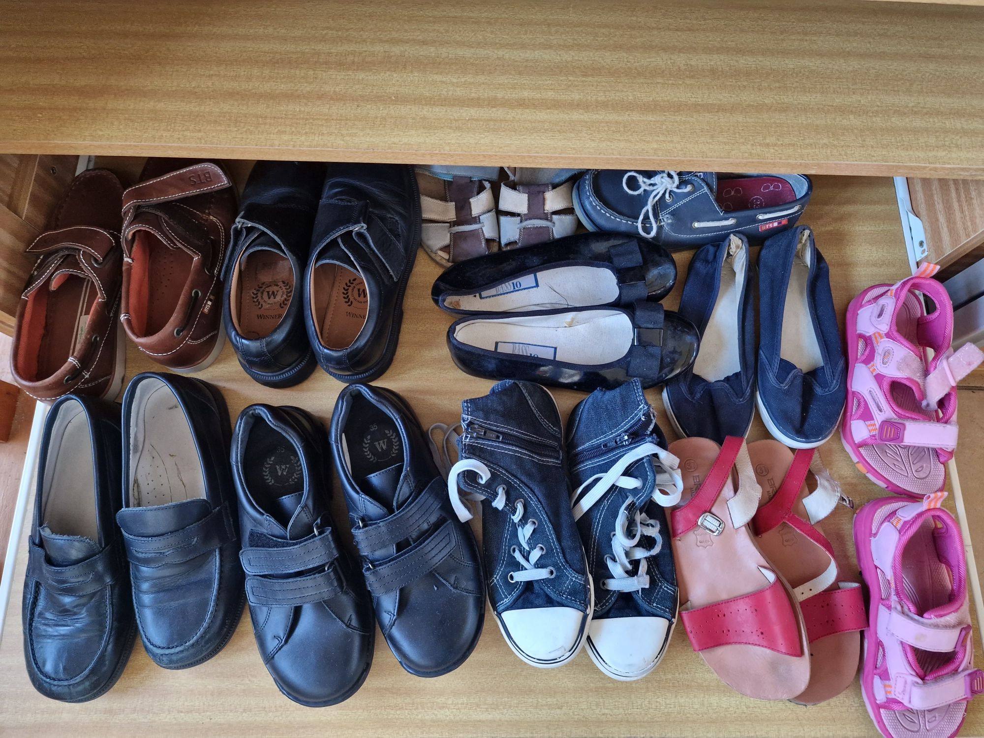 Sapatos de criança e adolescentes
