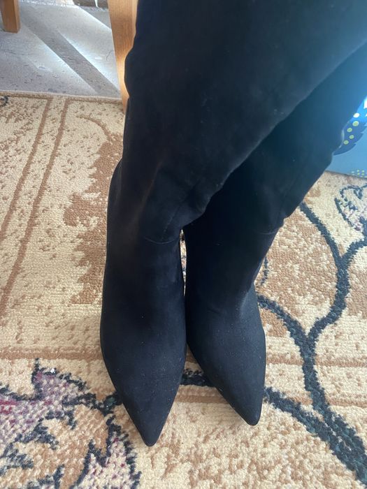 Стильні замшеві чобітки Mango