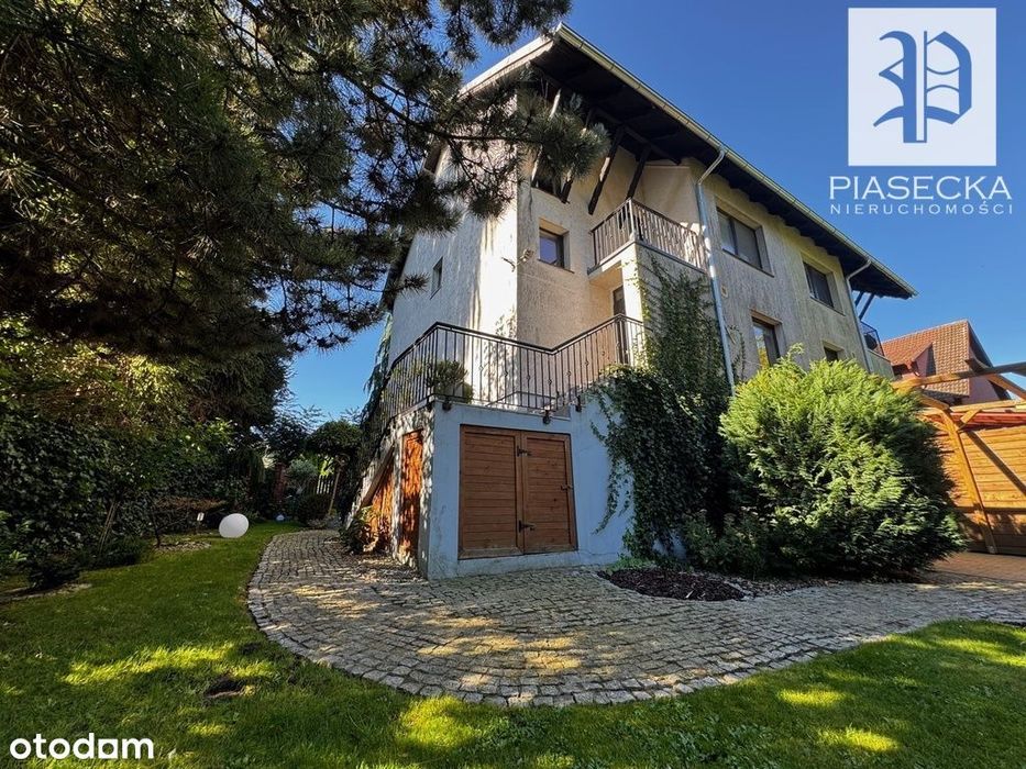 Atrakcyjny dom w centrum miasta 250 M od Mariny