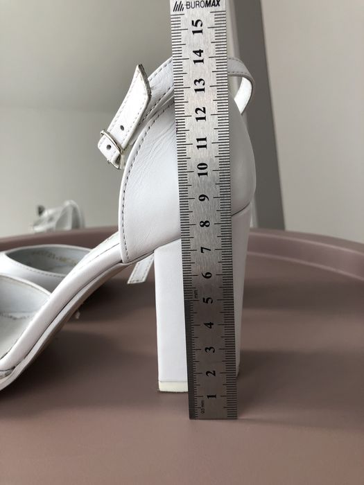 Взуття на підборах Madiro 37р.