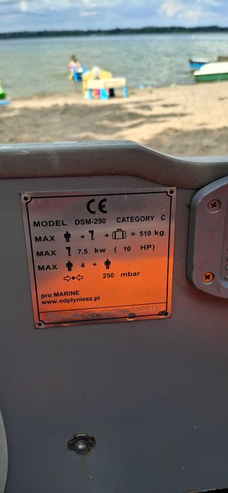Sprzedam ponton z silnikiem Honda